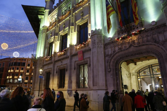 Vuelve a ser presencial el tradicional acto de encendido de luces de Navidad del Consell