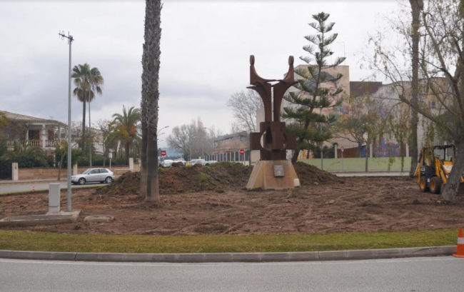 El Ayuntamiento de Manacor empieza a sustituir el césped ornamental de los espacios públicos por plantas autóctonas