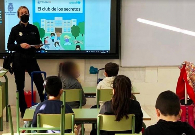 La Policía Nacional pone en marcha una campaña contra el acoso escolar con el lema #NoTeLoGuardes