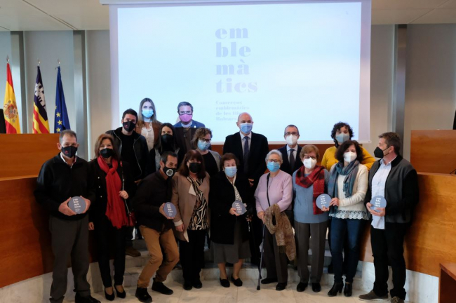 El Govern entrega los distintivos de emblemáticos a los establecimientos de Sant Josep de sa Talaia y Santa Eulària des Riu