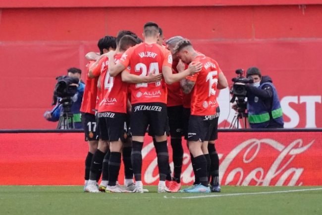 El RCD Mallorca consigue tres puntos importantes ante el Cádiz CF (2-1)