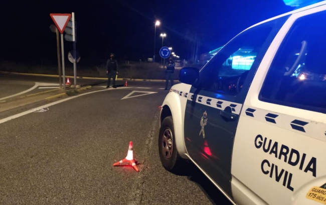 La Guardia Civil y la Policía Local de Santa Eulalia han detenido a tres varones por robos violentos de relojes