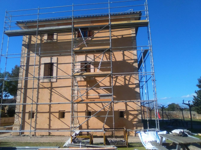 El IBANAT inicia las obras de mejora a los tejados de las casas de Son Real
