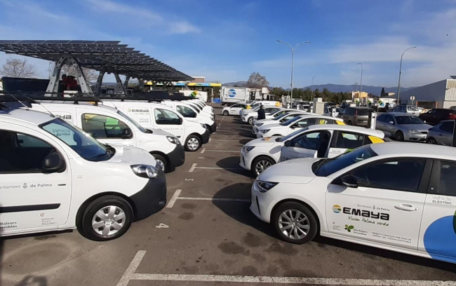 EMAYA incorpora 24 vehículos eléctricos financiados por el Impuesto de Turismo Sostenible