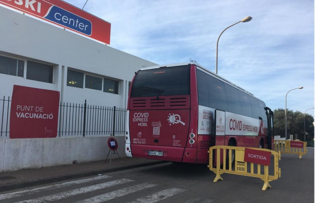 El Vacubús de Salud se instala en Cala d'Or