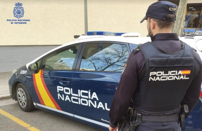La Policía Nacional detiene a un individuo tras romper un escaparate en Ibiza