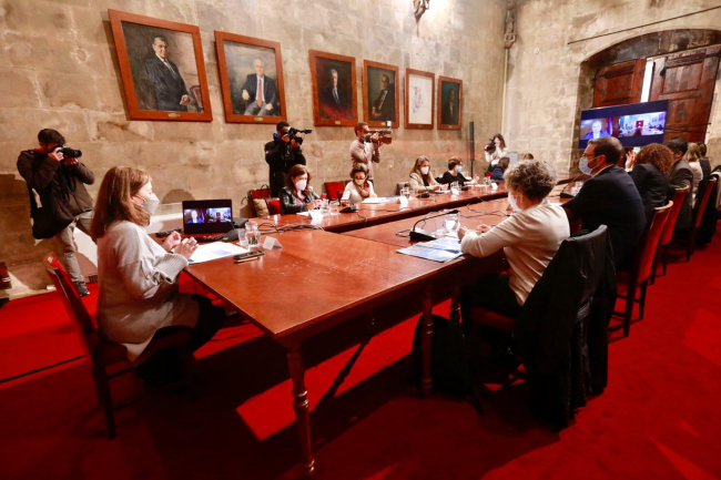 El Govern, el Gobierno de España, los consells insulares y los ayuntamientos definen una línea de acción coordinada para atender a los refugiados ucranianos