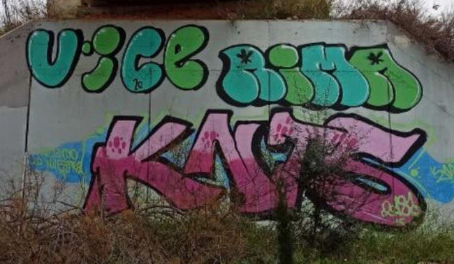 Movilidad e Infraestructuras intensifica la limpieza de pintadas vandálicas