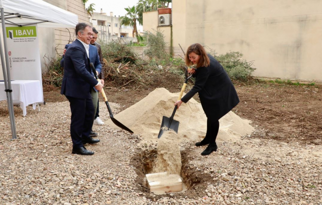 Primera piedra de una nueva promoción de vivienda pública en Inca destinada a jóvenes menores de 35 años