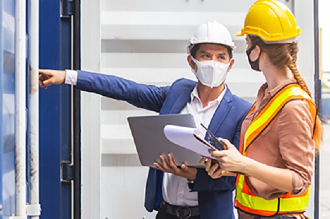 El paro a nivel nacional baja en 2.921 personas en el mes de marzo