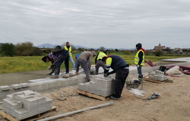 Empiezan las obras de electrificación y de dotación de espacios libres del polígono de la Creu de Porreres