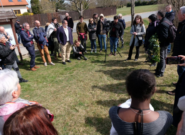 Homenaje en el campo de concentración de Hradischko a siete deportados españoles, entre ellos el mallorquín Rafael Moyà
