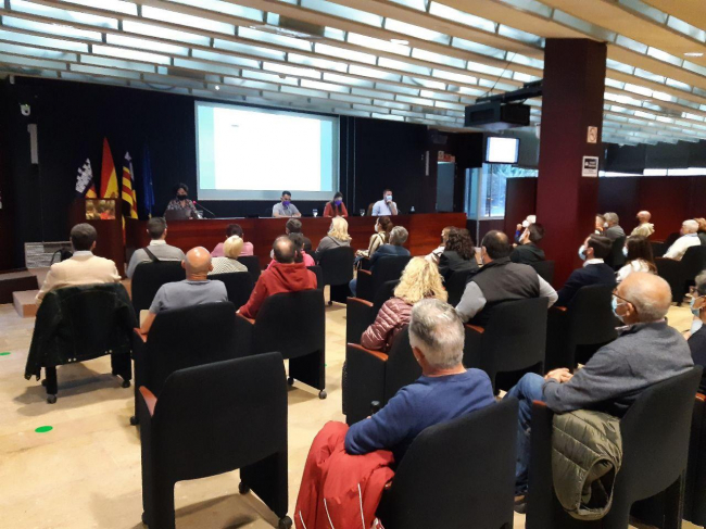 El Consell de Mallorca presenta el projecte de l'àrea recreativa de Can Garriga als veïns i les veïnes