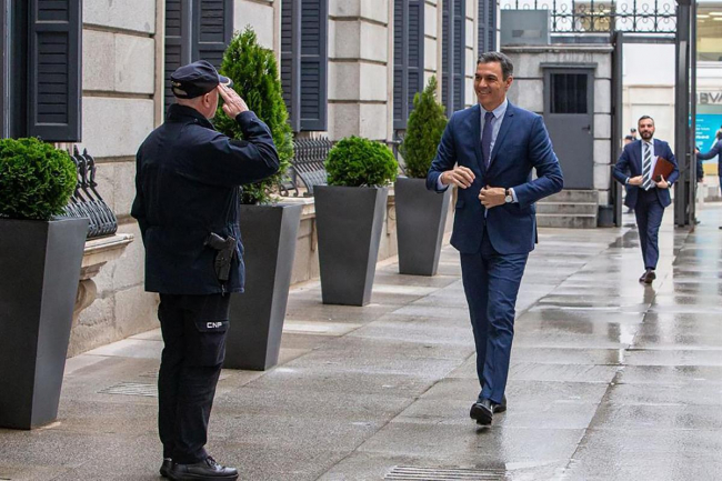 Pedro Sánchez defiende las rebajas fiscales selectivas y las ayudas directas como respuesta a las consecuencias de la guerra