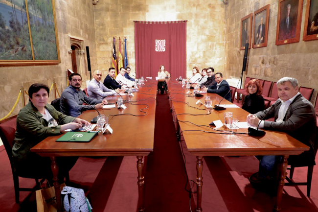 Se reclamará al Gobierno de España un complemento de fidelización para los trabajadores de la Administración General del Estado