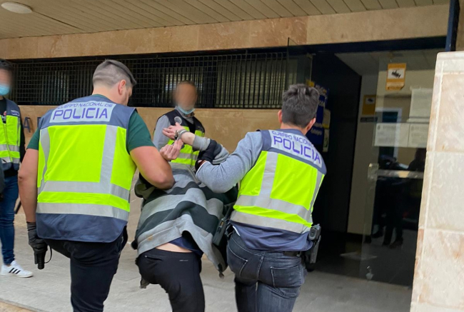 Detenido por múltiples robos en el centro de la ciudad de Ciutadela 