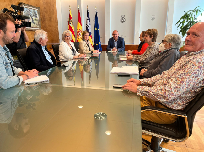 El Consell trasladará al Gobierno la preocupación de la sociedad ibicenca ante la situación “límite” del servicio de Oncología en Eivissa