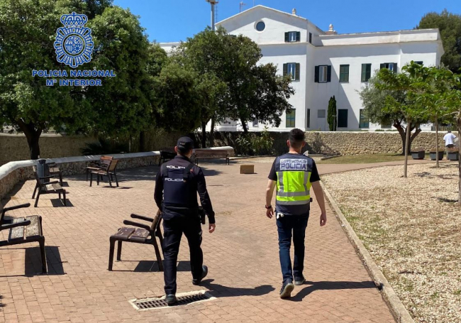 Cinco detenidos por una riña en una calle de Mahón  y que continuó el día siguiente en el hospital