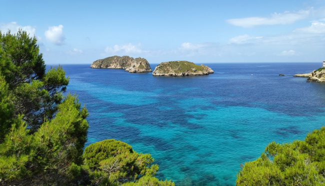 El turista que falleció al saltar desde un acantilado de las islas Malgrats, murió ahogado al quedarse inconsciente
