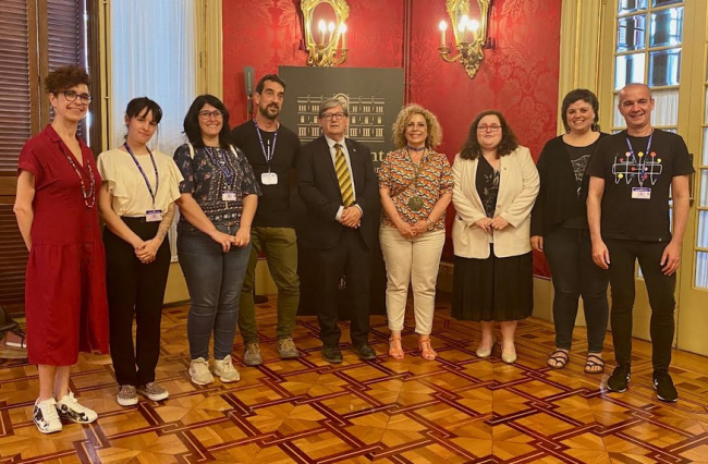 El Parlament aprueba una iniciativa para que las personas de espectro autista puedan tener más facilidades para acceder a la sanidad pública