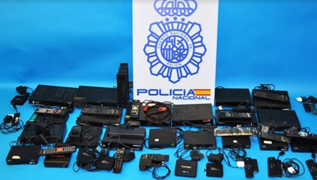 La Policía Nacional inspecciona 166 establecimientos por distribución ilícita de señal de televisión de partidos de fútbol