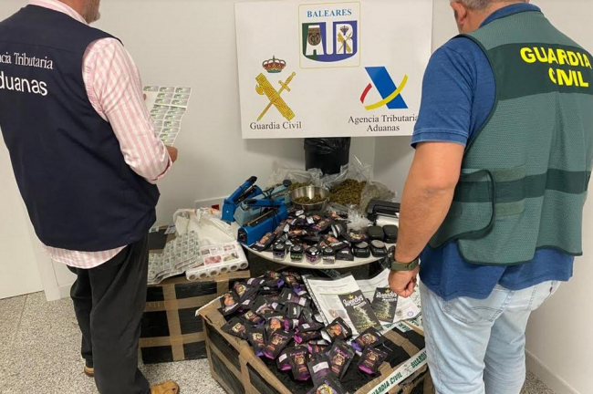 La Guardia Civil y la Agencia Tributaria incautan 10,700 Kg de Marihuana en una empresa de paquetería de Palma