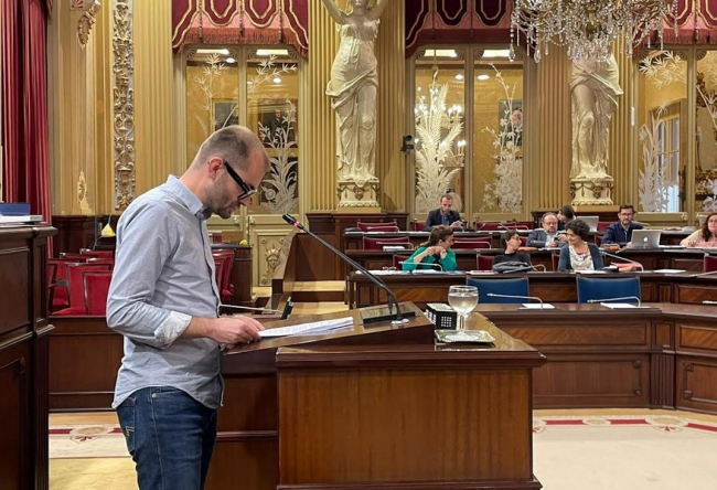 El Parlament aprueba una iniciativa a favor de la ampliación de los espacios libros de humo para seguir luchando contra el tabaquismo