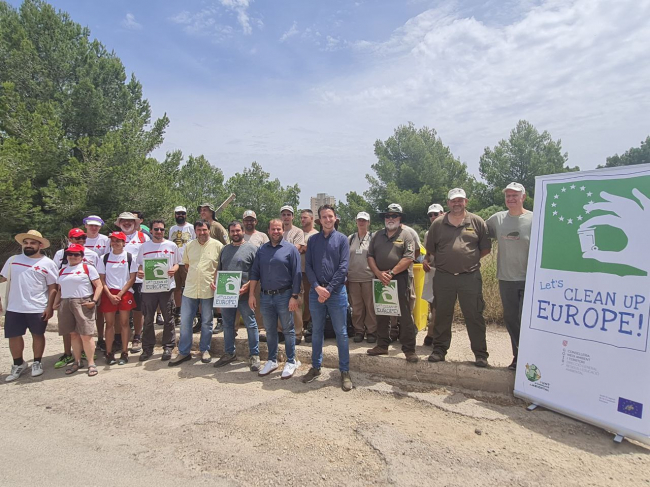 Eliminados unos 350 kilos de residuos del Área Biológica Crítica de Magaluf