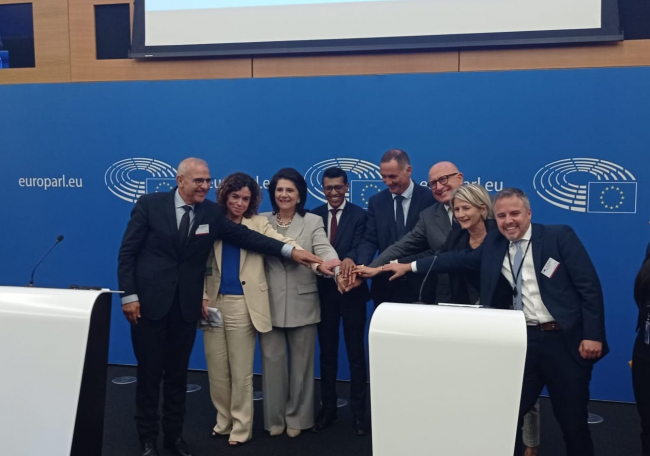 Apoyo de la presidenta del Parlamento Europeo para desarrollar la estrategia para las islas de la UE