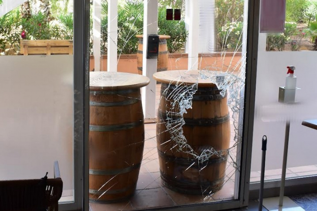 La Policía Nacional detiene a un hombre por dos robos con fuerza en establecimientos  de Ibiza