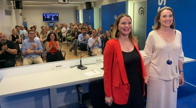 Cuca Gamarra, aboga en Palma por bajar impuestos, el Régimen Fiscal y la insularidad digna de los funcionarios del Estado