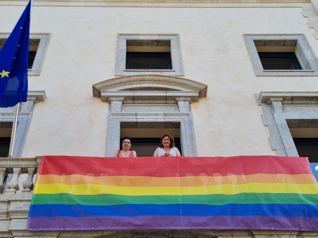 El Govern despliega la bandera LGTBI en todas las consejerías para expresar su apoyo al Orgullo 2022