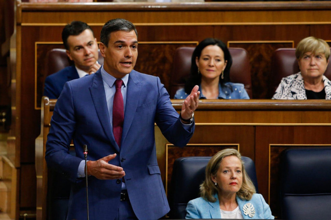 Pedro Sánchez anuncia una bajada del IVA de la luz del 10% al 5%