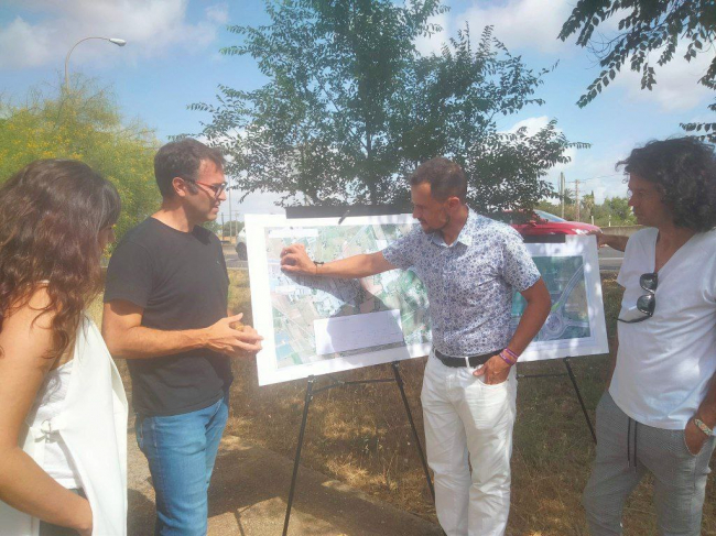 Obres de construcció del carril zero a la rotonda d’accés a Manacor