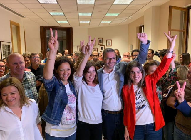 Armengol: 'Estos siete años hemos demostrado que incluso la peor de las crisis se puede afrontar de otra manera, escuchando a todos y al lado de la gente'