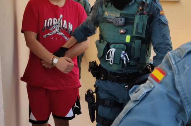 La Guardia Civil ha detenido a un varón por numerosos robos en las localidades de Puerto de Alcudia y Muro