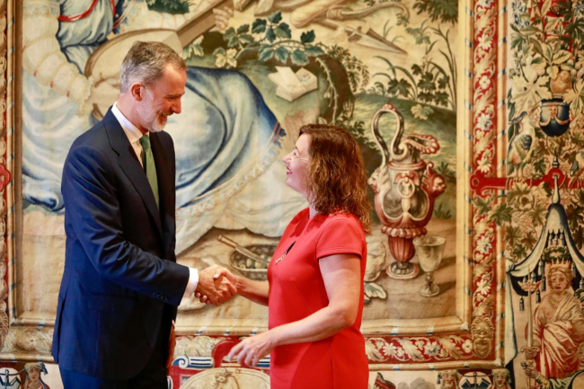 Armengol asiste a la audiencia con su Majestad el Rey en el Palacio Real de la Almudaina 