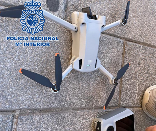 La Policía Nacional detecta y neutraliza dos drones que volaban en las inmediaciones del círculo de seguridad de la Copa del Rey de Vela