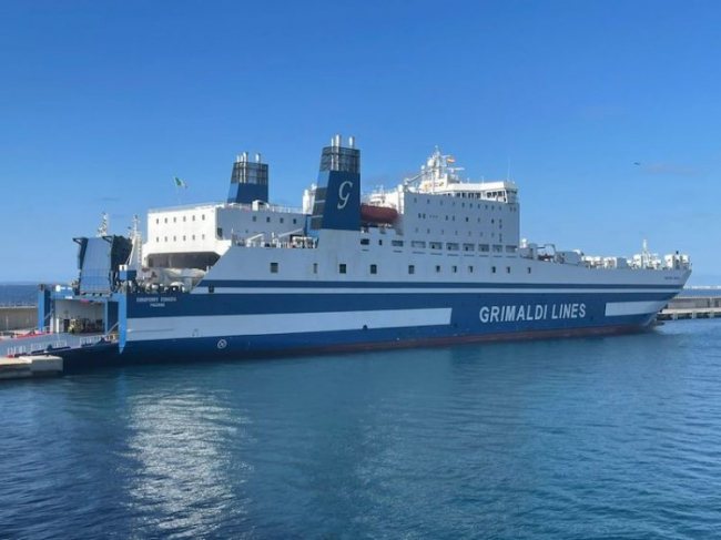 Renovación del acuerdo de Trasmed que garantiza el transporte de mercancías peligrosas entre las Islas Baleares y la Península