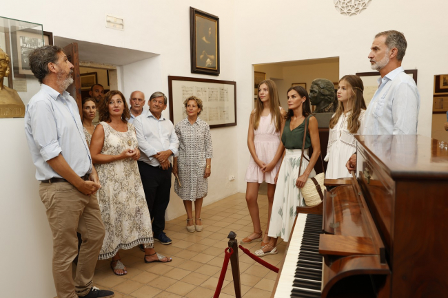 Los Reyes y sus hijas, realizaron una visita a la Cartuja de Valldemossa