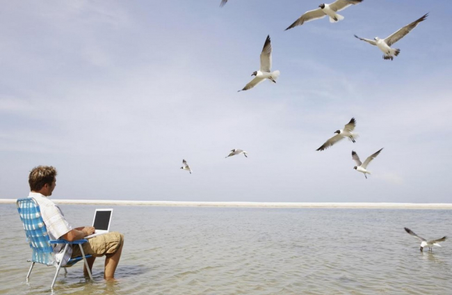 Movistar refuerza su red móvil en la costa balear durante el verano