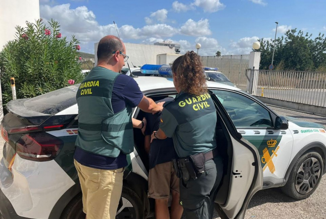 La Guardia Civil ha detenido a un varón por agresión sexual en Sant Josep