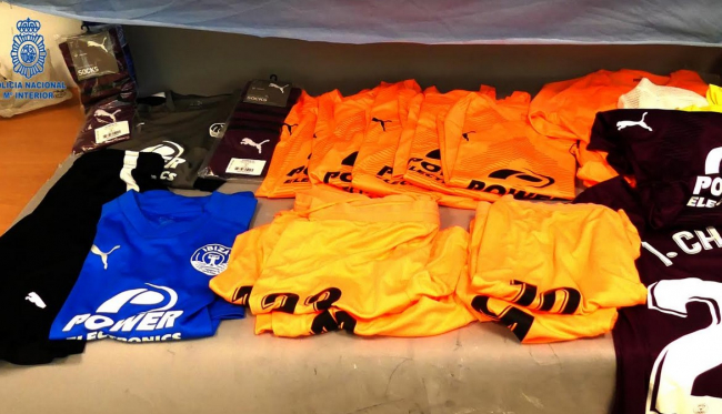 La Policía Nacional detiene a cinco hombres por un robo con fuerza en unas instalaciones deportivas