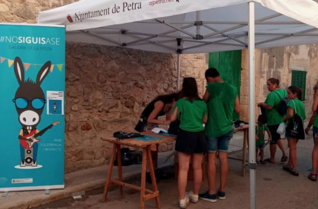 La campaña «No siguis ase» ha visitado 18 municipios de Balears este verano