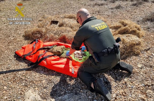 La Guardia Civil destruye 15 kilos de dinamita Goma-2 en Sa Pobla