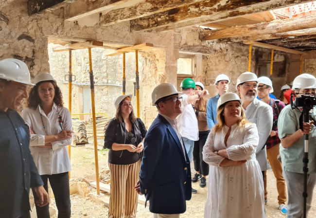 Govern, Consell y Ayuntamiento de Montuïri visitan las Casas de Son Fornés para conocer las obras del futuro Centro Arqueológico