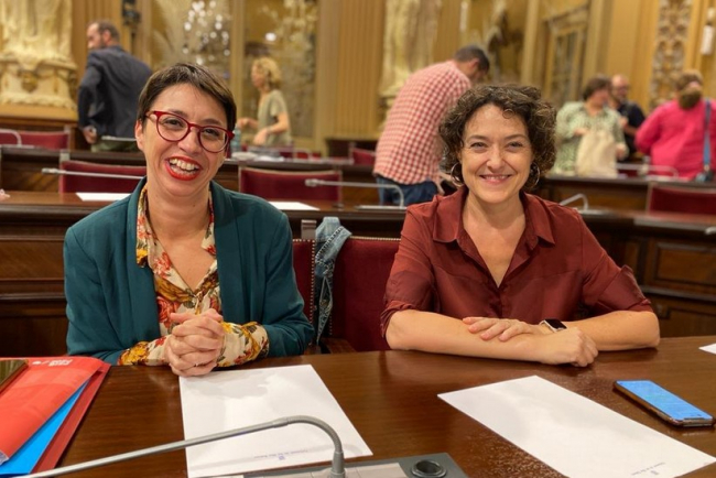 El Pleno del Parlament aprueba las 48 propuestas socialistas 'para seguir reforzando el escudo social y estar junto a las familias, empresas y autónomos'