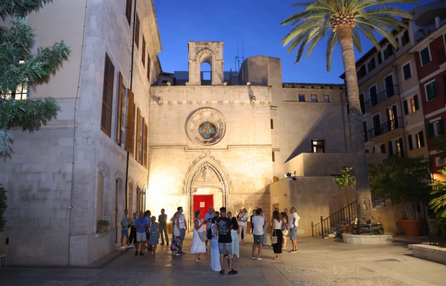 Más de 1.350 personas han visitado el Consolat de Mar durante las noches de este verano 