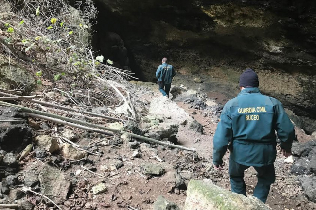 La Guardia Civil se moviliza para el rescate del submarinista en la cueva de Sa Gleda