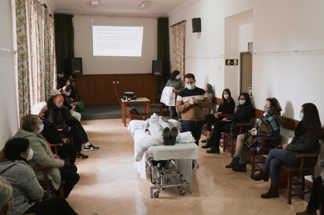 Más de 2.700 personas cuidadoras familiares no profesionales se han formado desde el 2012 